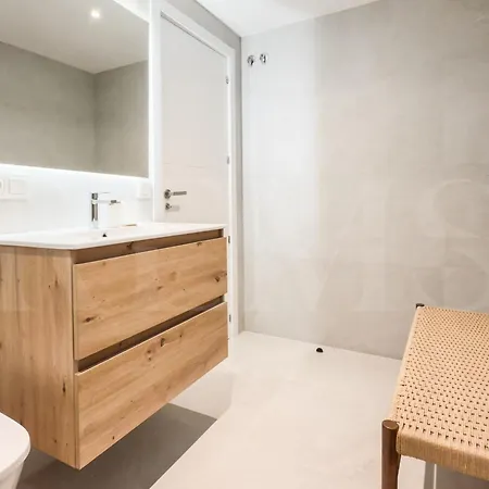 Villa House With Private Rooftop Pool, Cinema, Gym Rems