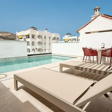 House With Private Rooftop Pool, Cinema, Gym Rems Willa *