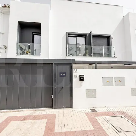 House With Private Rooftop Pool, Cinema, Gym Rems Torremolinos