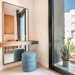 House With Private Rooftop Pool, Cinema, Gym Rems 别墅