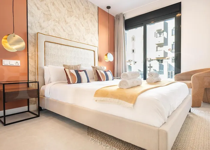 House With Private Rooftop Pool, Cinema, Gym Rems Villa