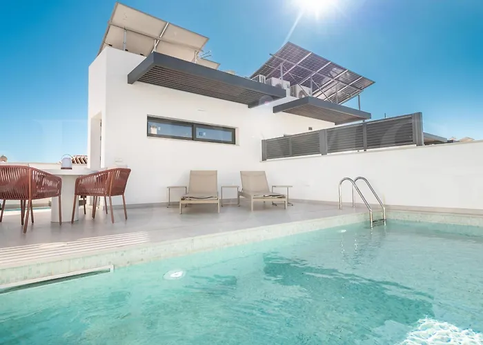 House With Private Rooftop Pool, Cinema, Gym Rems Torremolinos