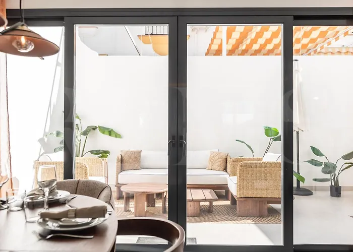 House With Private Rooftop Pool, Cinema, Gym Rems Villa *