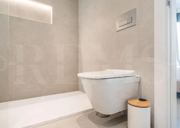 Villa House With Private Rooftop Pool, Cinema, Gym Rems *