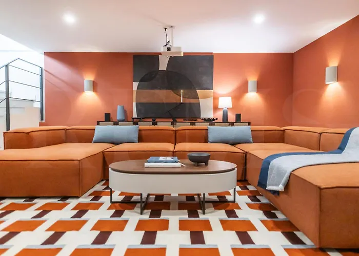 House With Private Rooftop Pool, Cinema, Gym Rems *