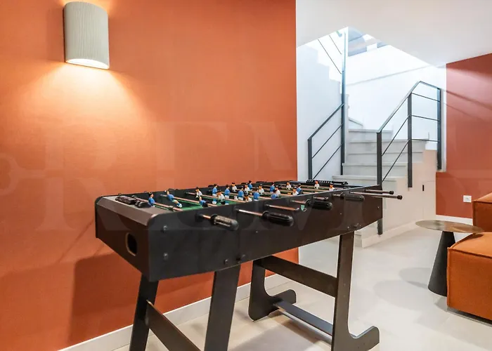 House With Private Rooftop Pool, Cinema, Gym Rems Villa