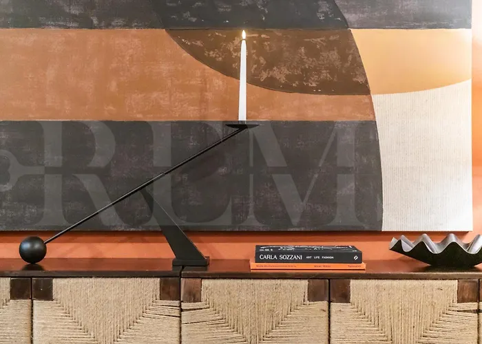 House With Private Rooftop Pool, Cinema, Gym Rems