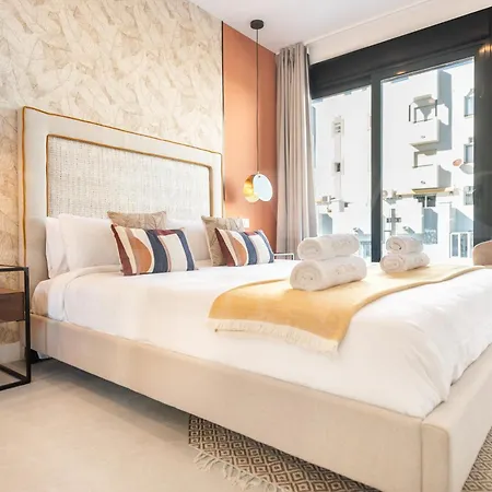 House With Private Rooftop Pool, Cinema, Gym Rems Вілла