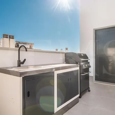 House With Private Rooftop Pool, Cinema, Gym Rems וילה *