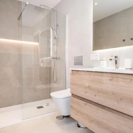 House With Private Rooftop Pool, Cinema, Gym Rems Вілла Торремолінос