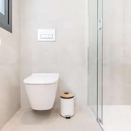 House With Private Rooftop Pool, Cinema, Gym Rems *