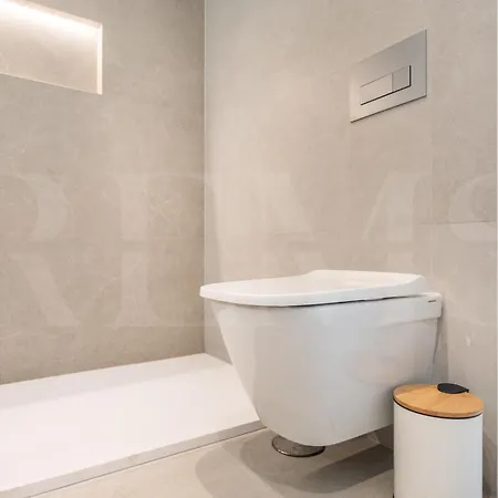 Villa House With Private Rooftop Pool, Cinema, Gym Rems *